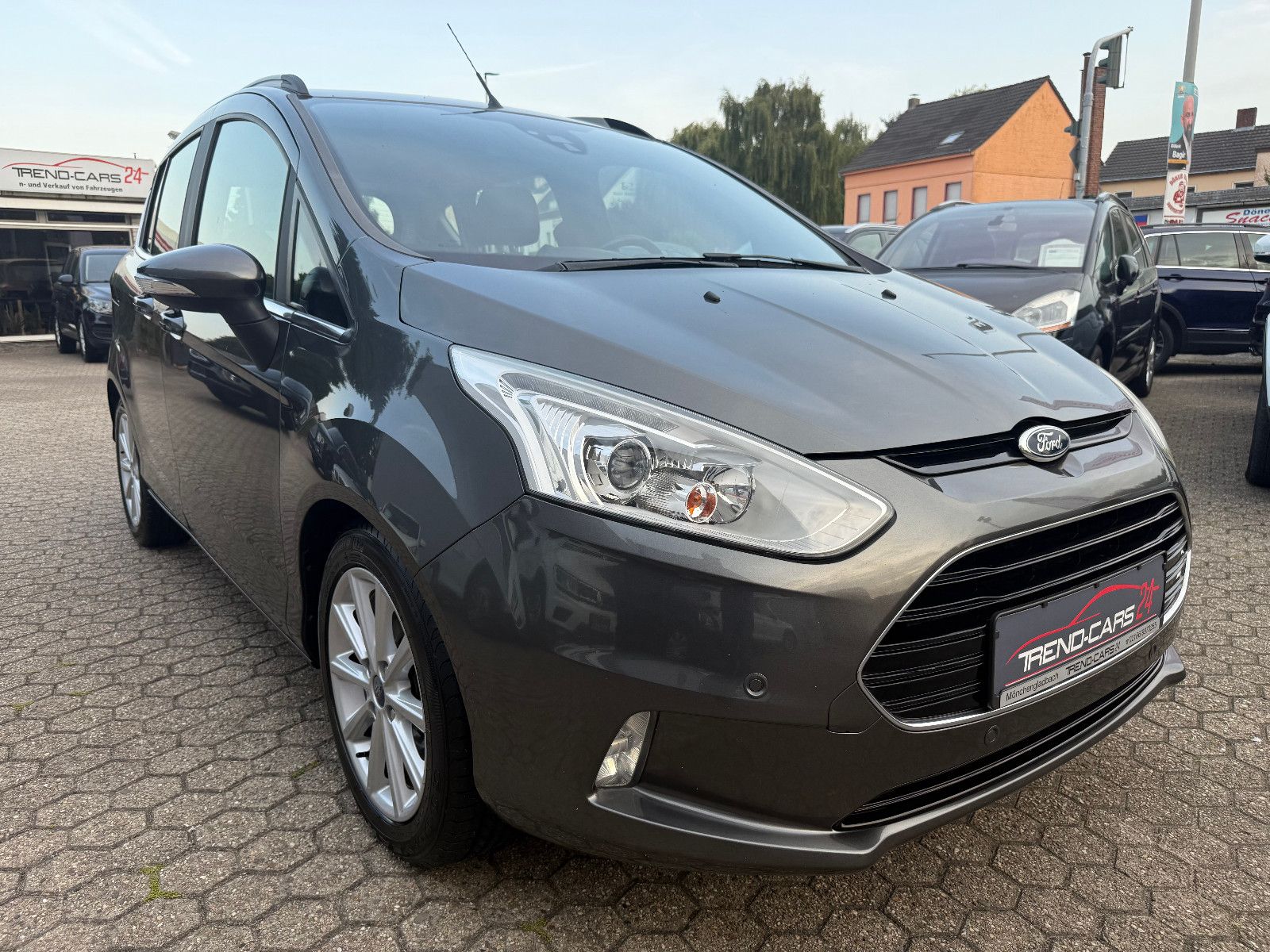 Fahrzeugabbildung Ford B-Max B-MAX Titanium