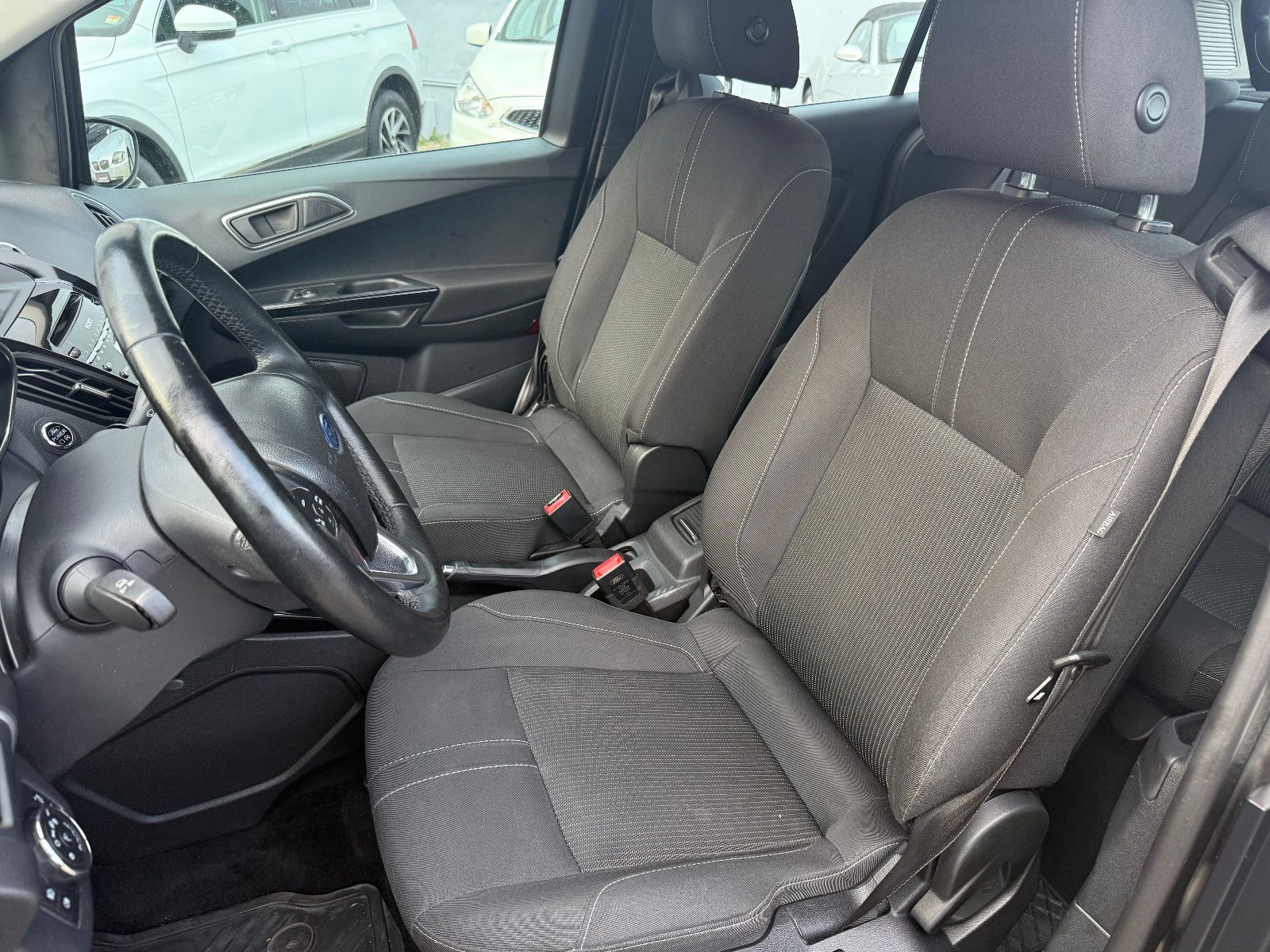 Fahrzeugabbildung Ford B-Max B-MAX Titanium