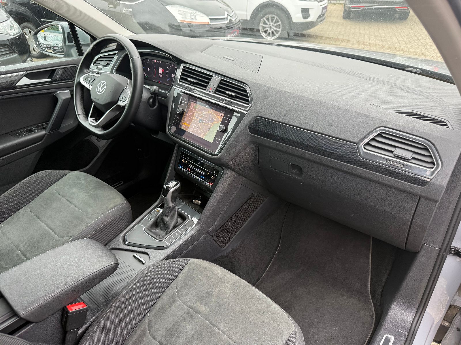Fahrzeugabbildung Volkswagen Tiguan Elegance*ACC*SH*Lenkradheizung*AHK*