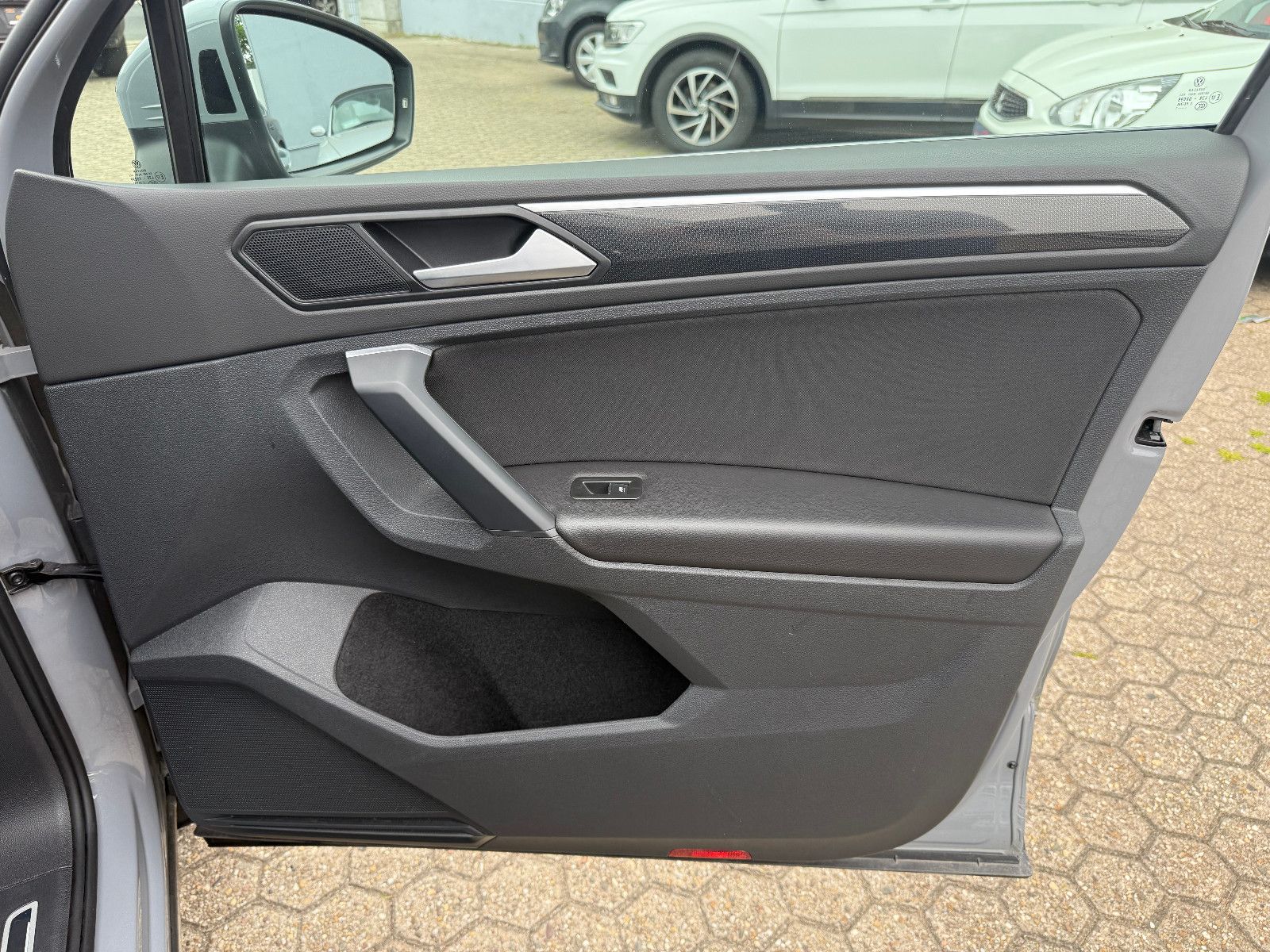 Fahrzeugabbildung Volkswagen Tiguan Elegance*ACC*SH*Lenkradheizung*AHK*