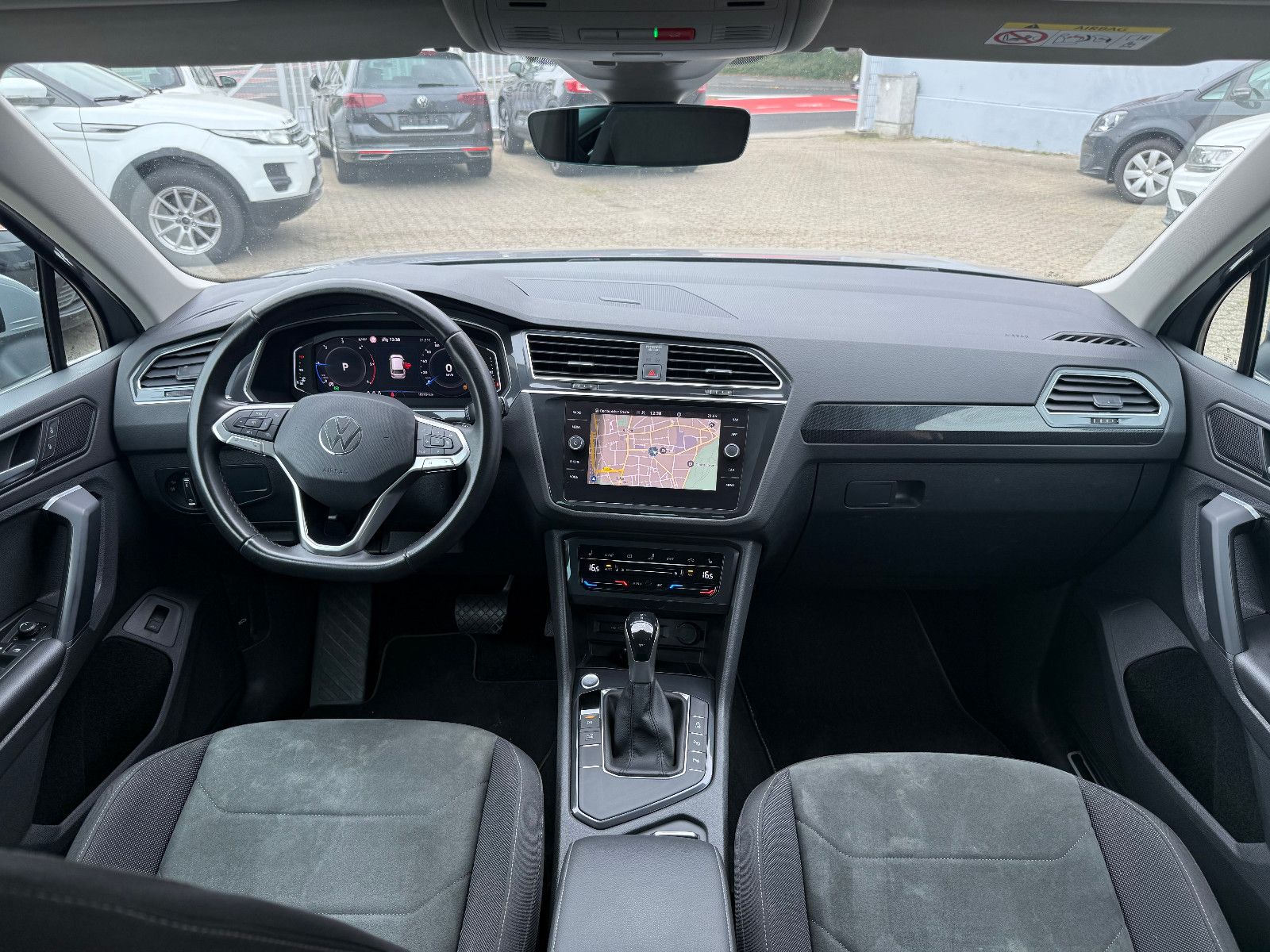 Fahrzeugabbildung Volkswagen Tiguan Elegance*ACC*SH*Lenkradheizung*AHK*