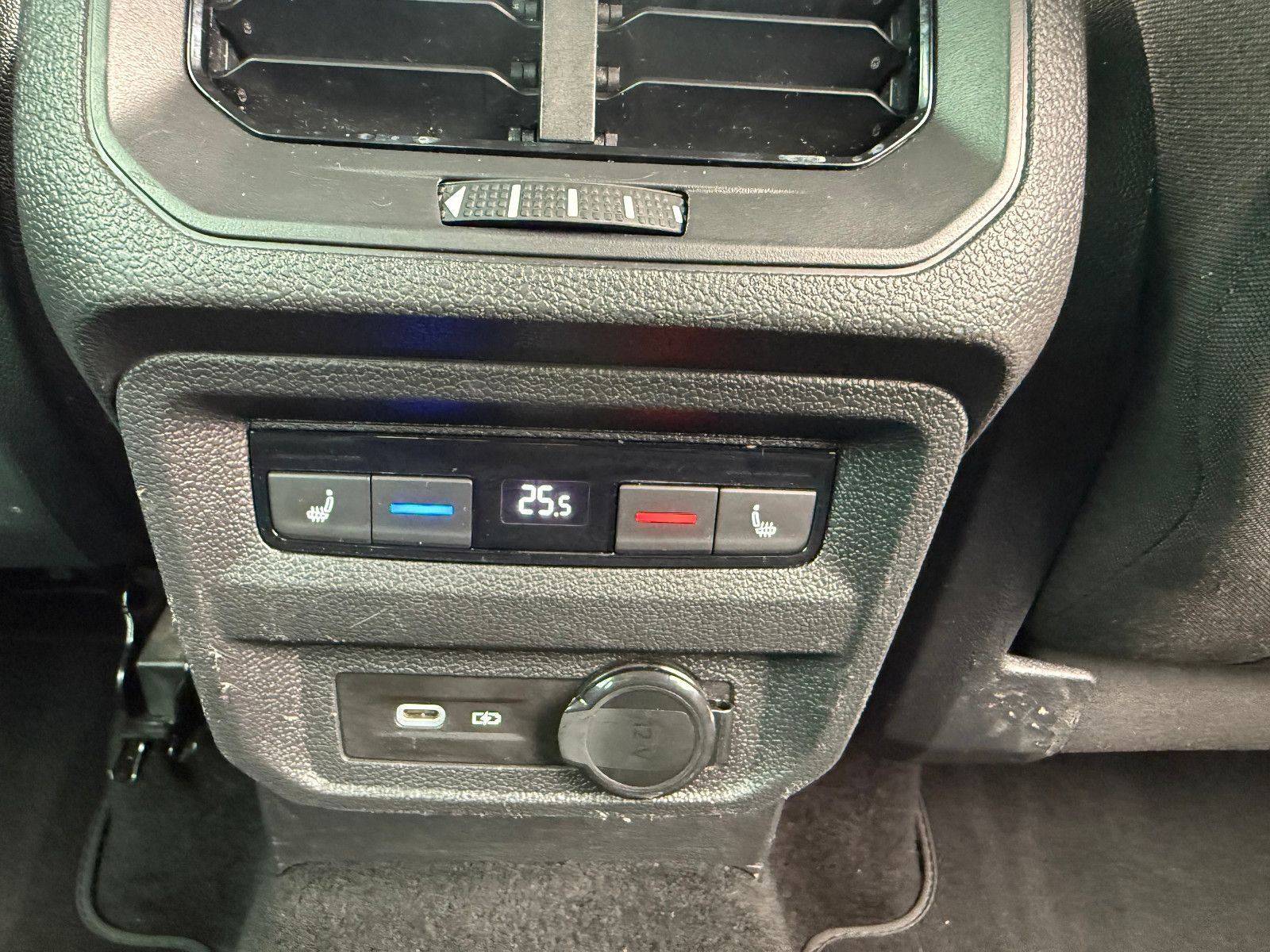 Fahrzeugabbildung Volkswagen Tiguan Elegance*ACC*SH*Lenkradheizung*AHK*