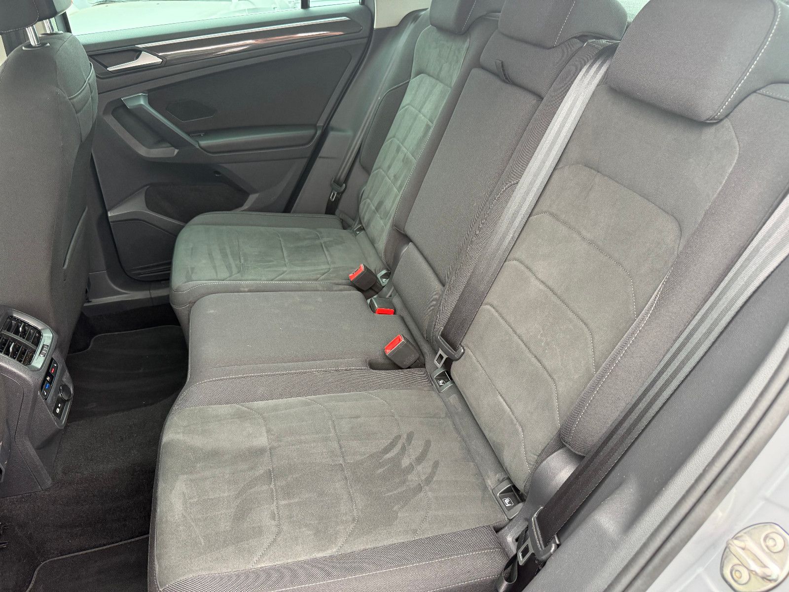 Fahrzeugabbildung Volkswagen Tiguan Elegance*ACC*SH*Lenkradheizung*AHK*