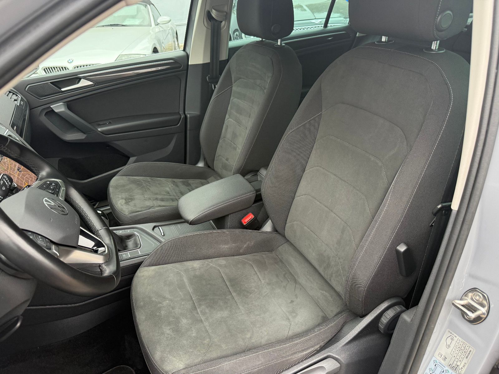 Fahrzeugabbildung Volkswagen Tiguan Elegance*ACC*SH*Lenkradheizung*AHK*