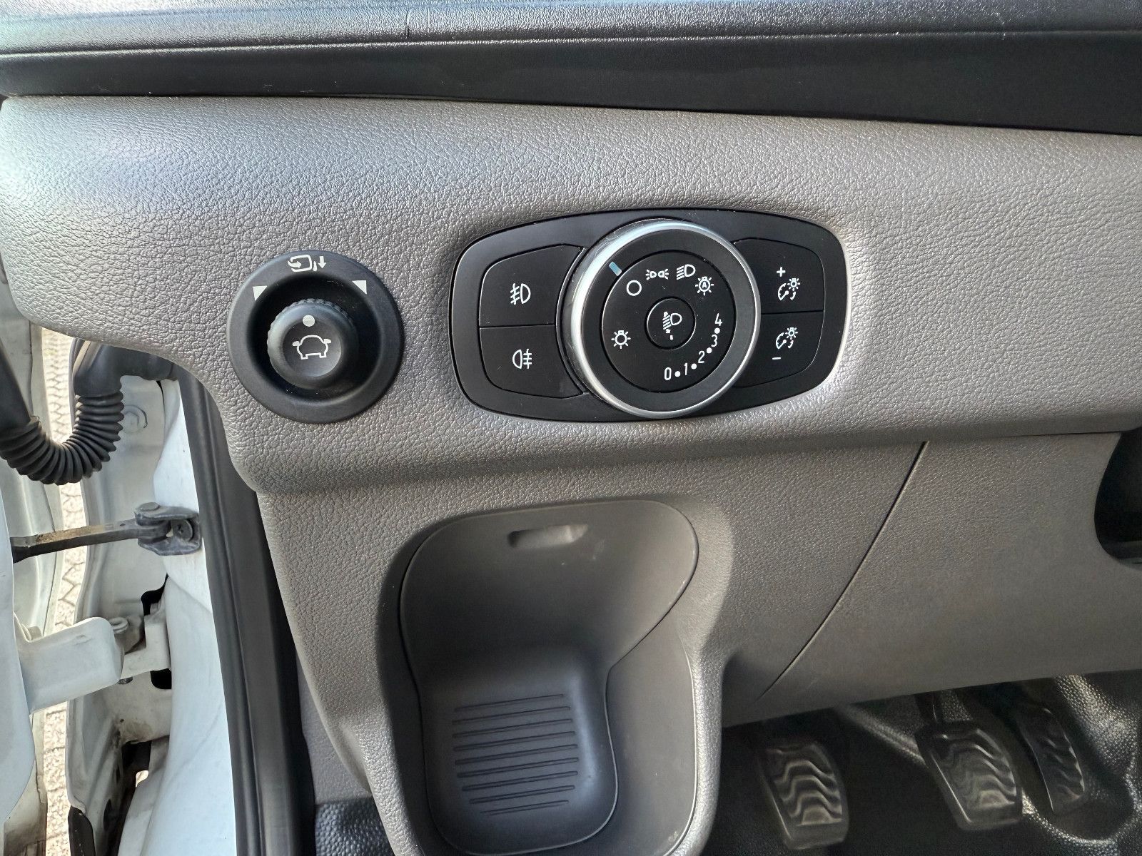 Fahrzeugabbildung Ford Transit Kasten 350 Trend  L4 H3 DPD