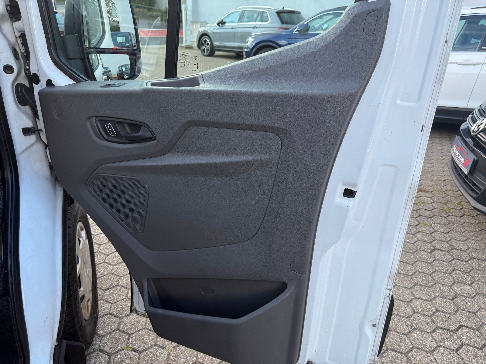 Fahrzeugabbildung Ford Transit Kasten 350 Trend  L4 H3 DPD