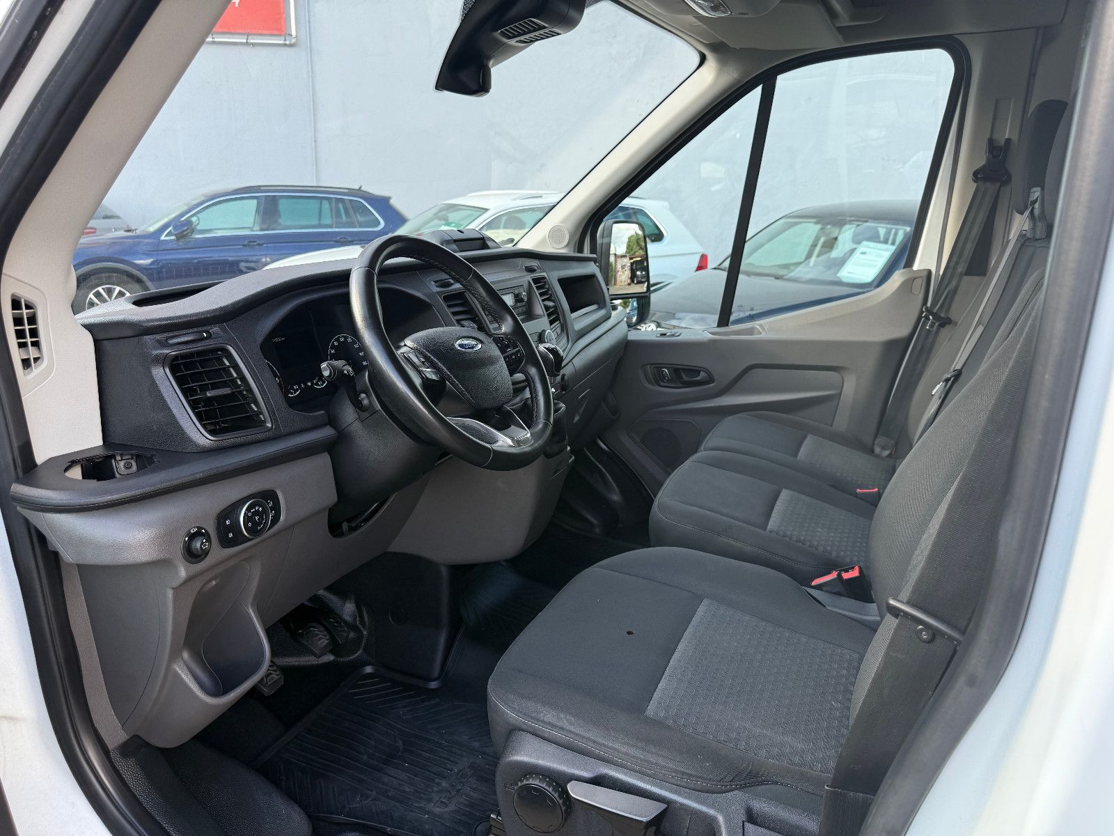 Fahrzeugabbildung Ford Transit Kasten 350 Trend  L4 H3 DPD