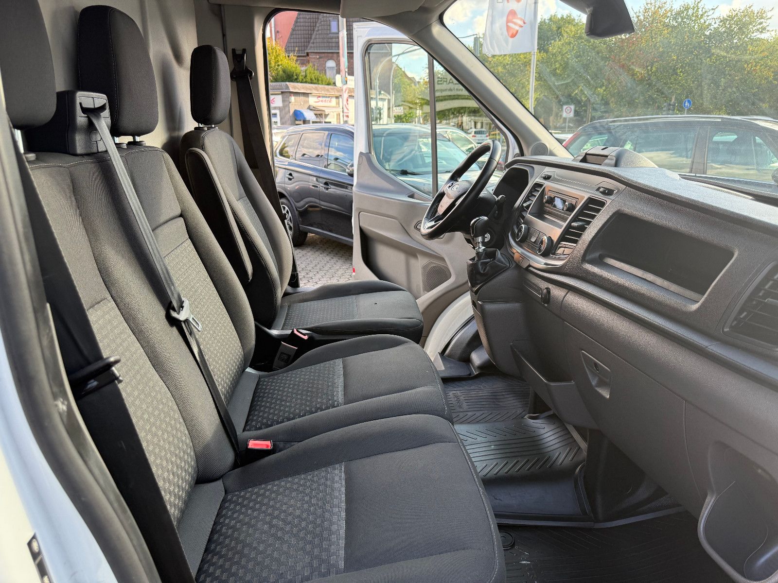 Fahrzeugabbildung Ford Transit Kasten 350 Trend  L4 H3 DPD
