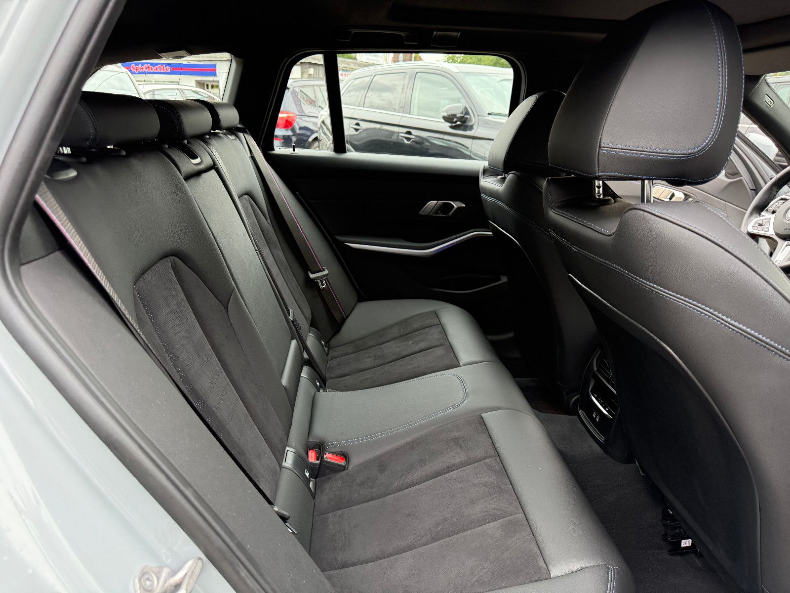 Fahrzeugabbildung BMW 318 Baureihe 3 Touring 318 i M Sport