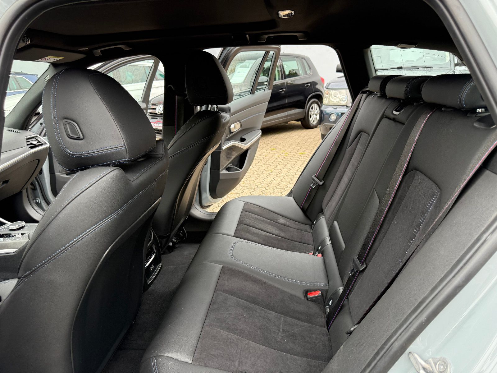 Fahrzeugabbildung BMW 318 Baureihe 3 Touring 318 i M Sport