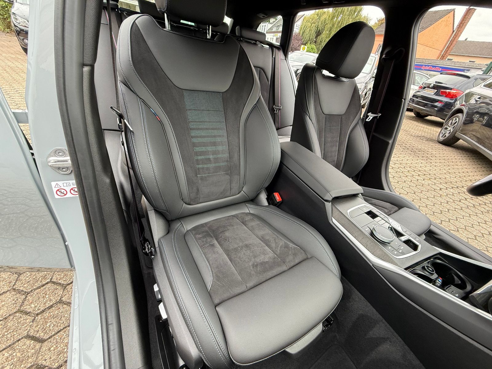 Fahrzeugabbildung BMW 318 Baureihe 3 Touring 318 i M Sport