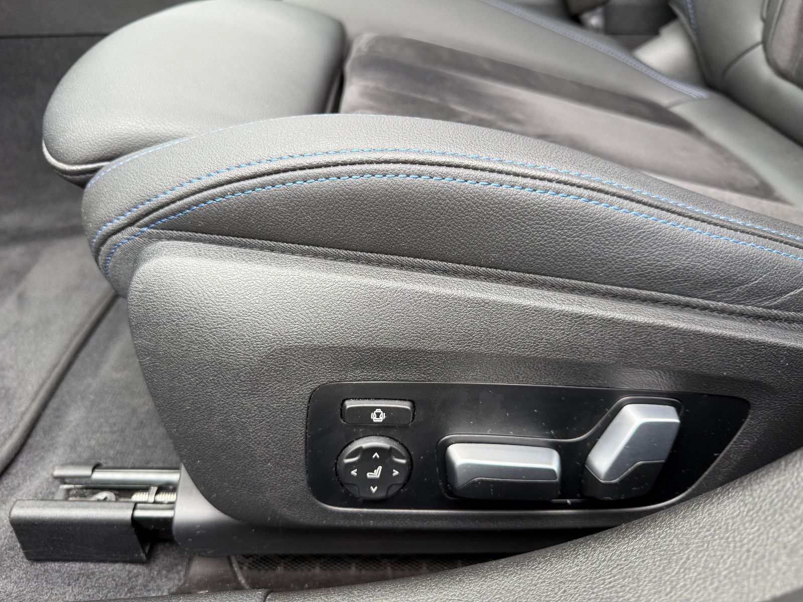 Fahrzeugabbildung BMW 318 Baureihe 3 Touring 318 i M Sport