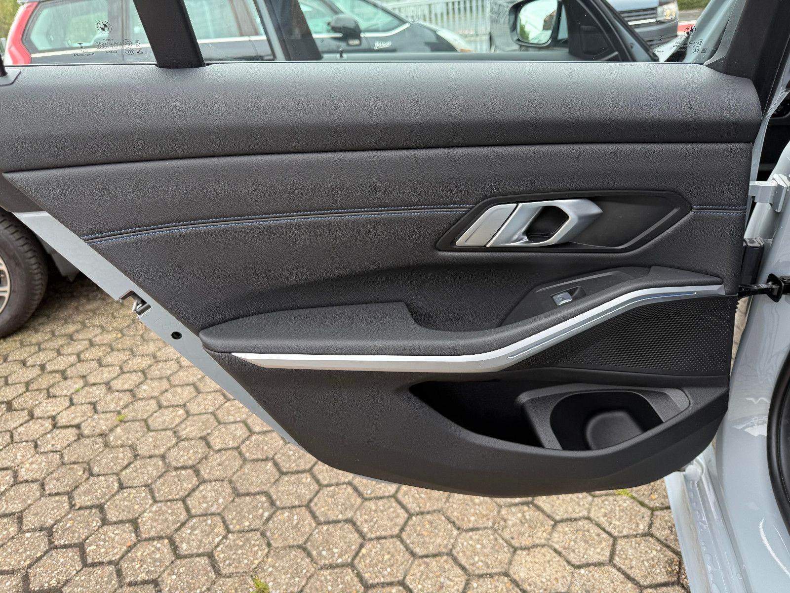 Fahrzeugabbildung BMW 318 Baureihe 3 Touring 318 i M Sport
