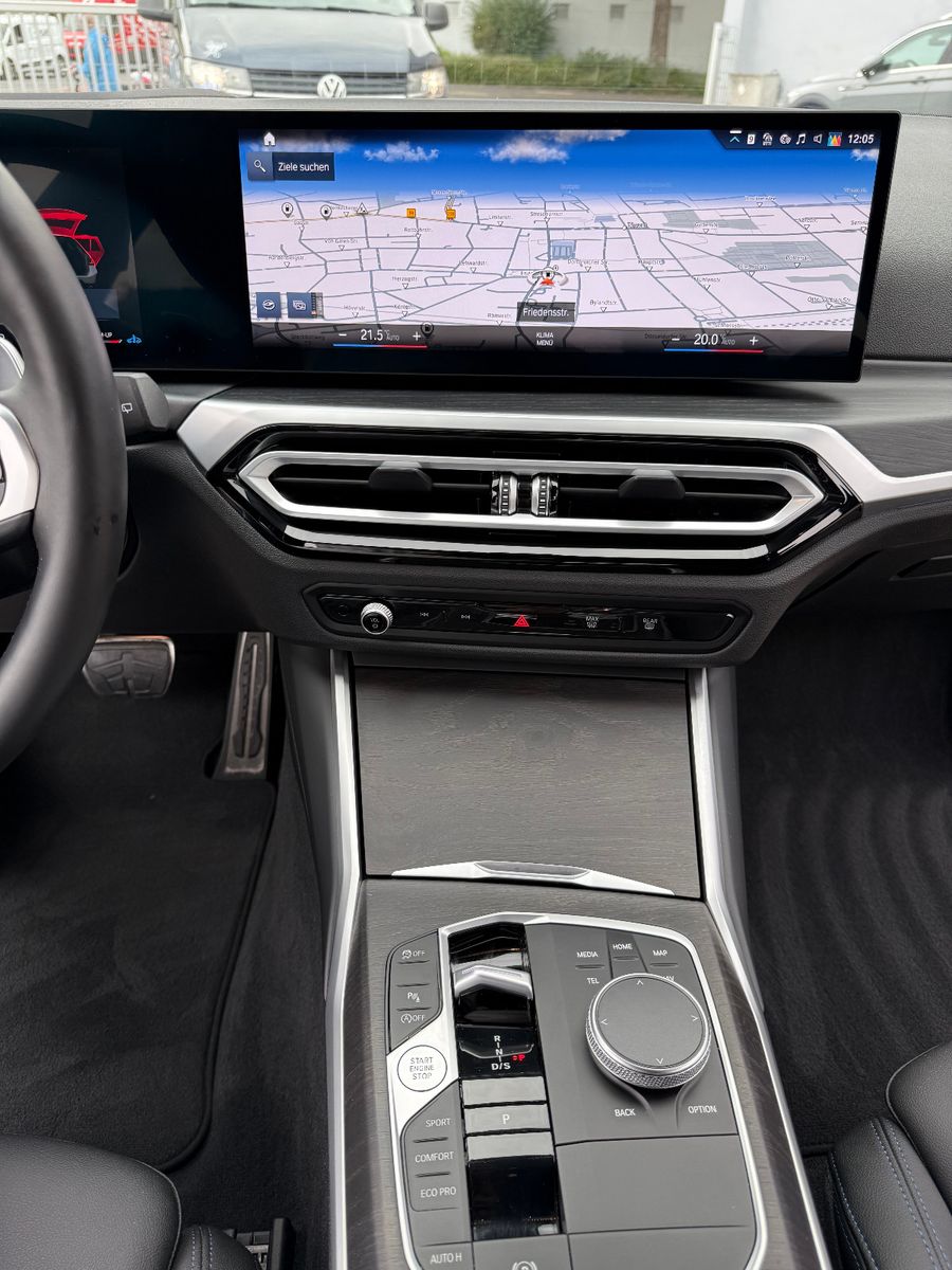 Fahrzeugabbildung BMW 318 Baureihe 3 Touring 318 i M Sport