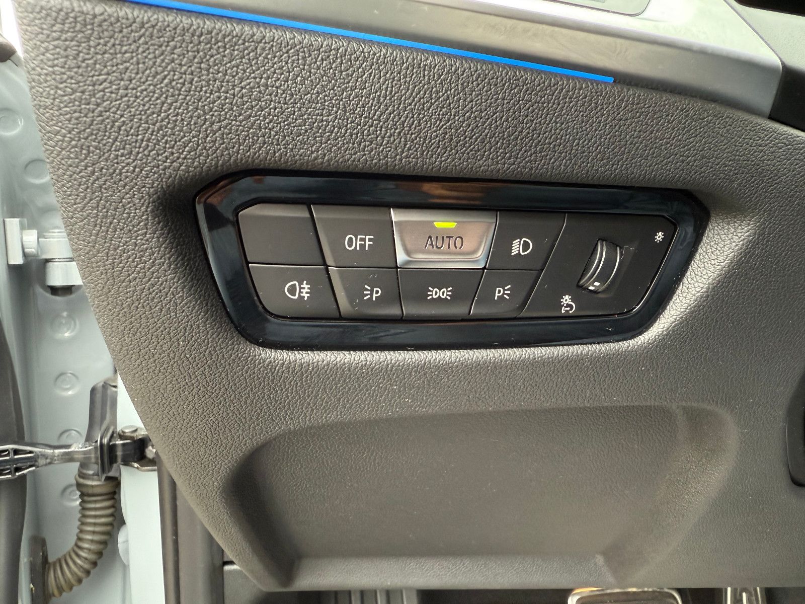 Fahrzeugabbildung BMW 318 Baureihe 3 Touring 318 i M Sport