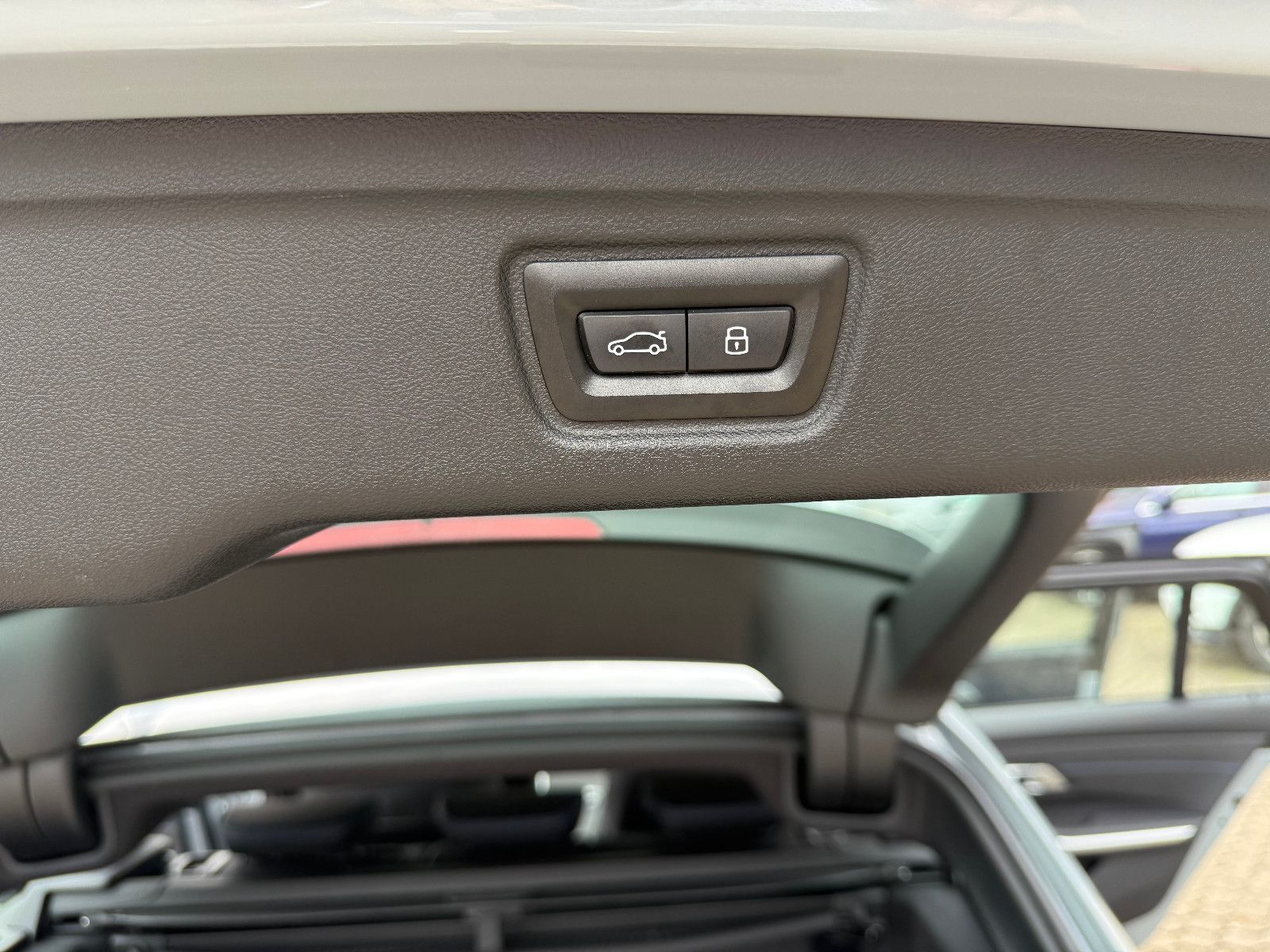 Fahrzeugabbildung BMW 318 Baureihe 3 Touring 318 i M Sport
