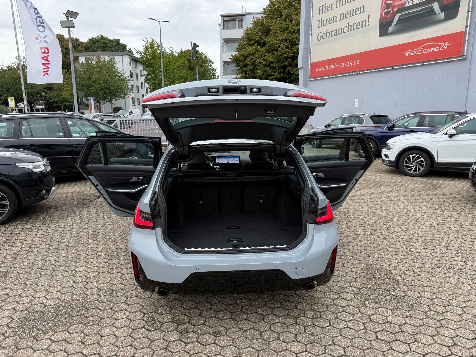 Fahrzeugabbildung BMW 318 Baureihe 3 Touring 318 i M Sport