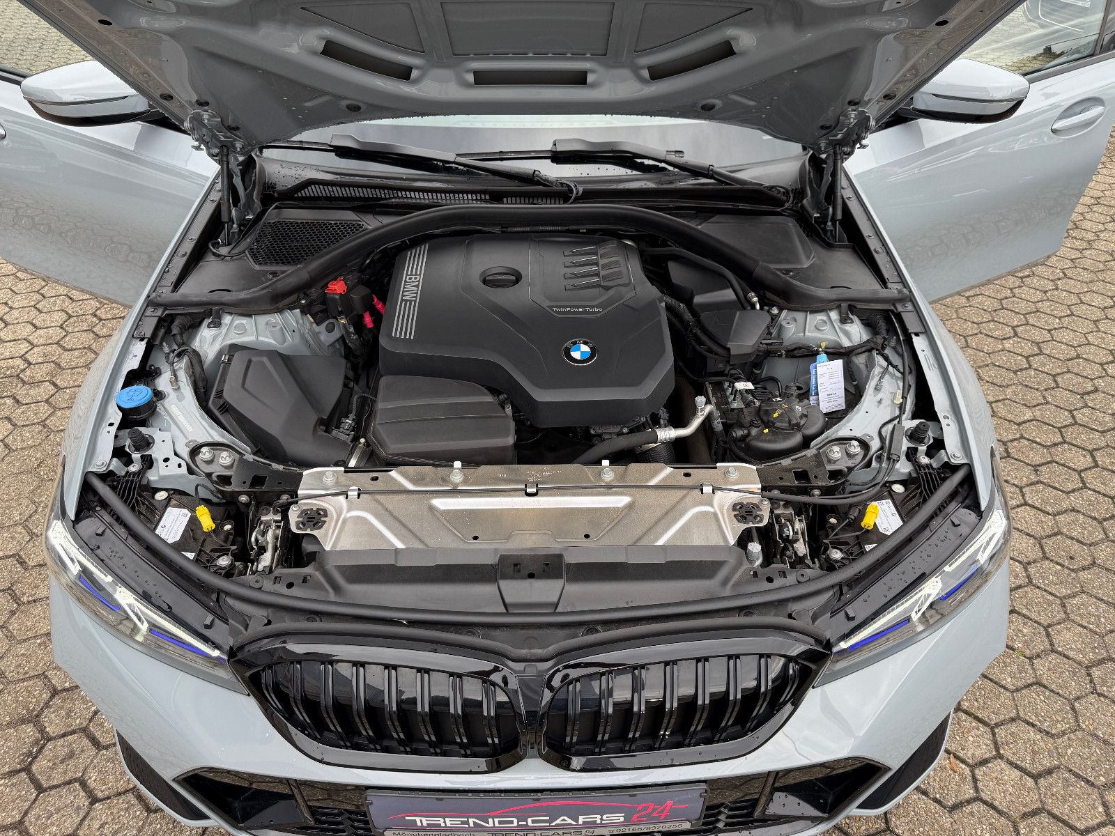 Fahrzeugabbildung BMW 318 Baureihe 3 Touring 318 i M Sport