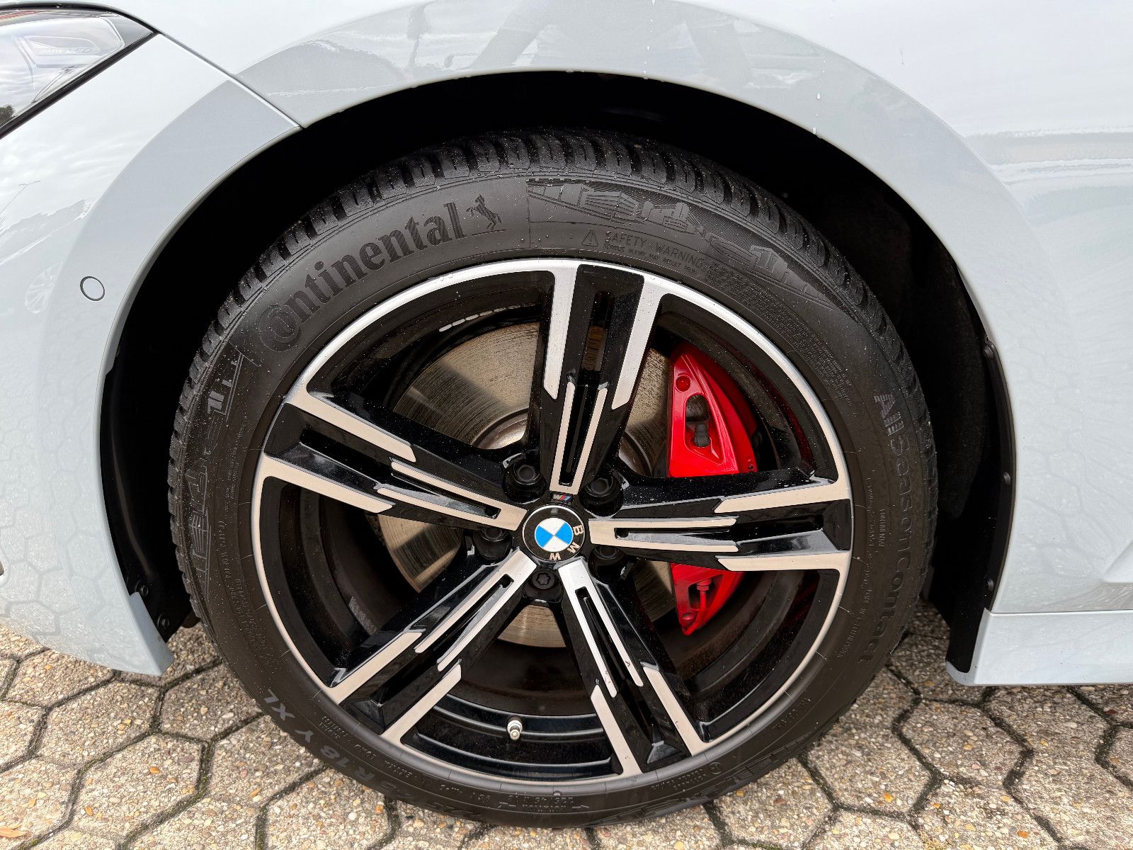 Fahrzeugabbildung BMW 318 Baureihe 3 Touring 318 i M Sport