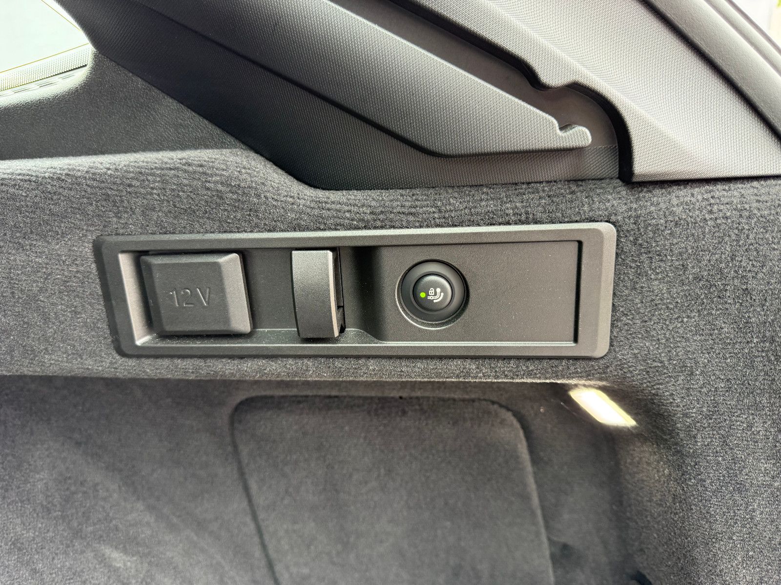 Fahrzeugabbildung BMW 318 Baureihe 3 Touring 318 i M Sport