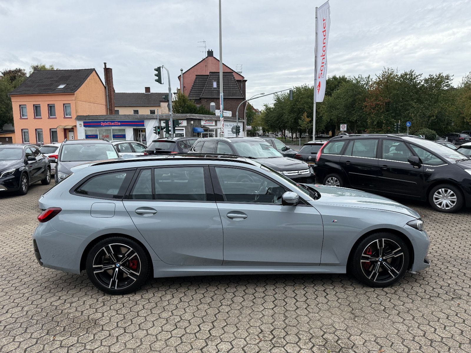 Fahrzeugabbildung BMW 318 Baureihe 3 Touring 318 i M Sport