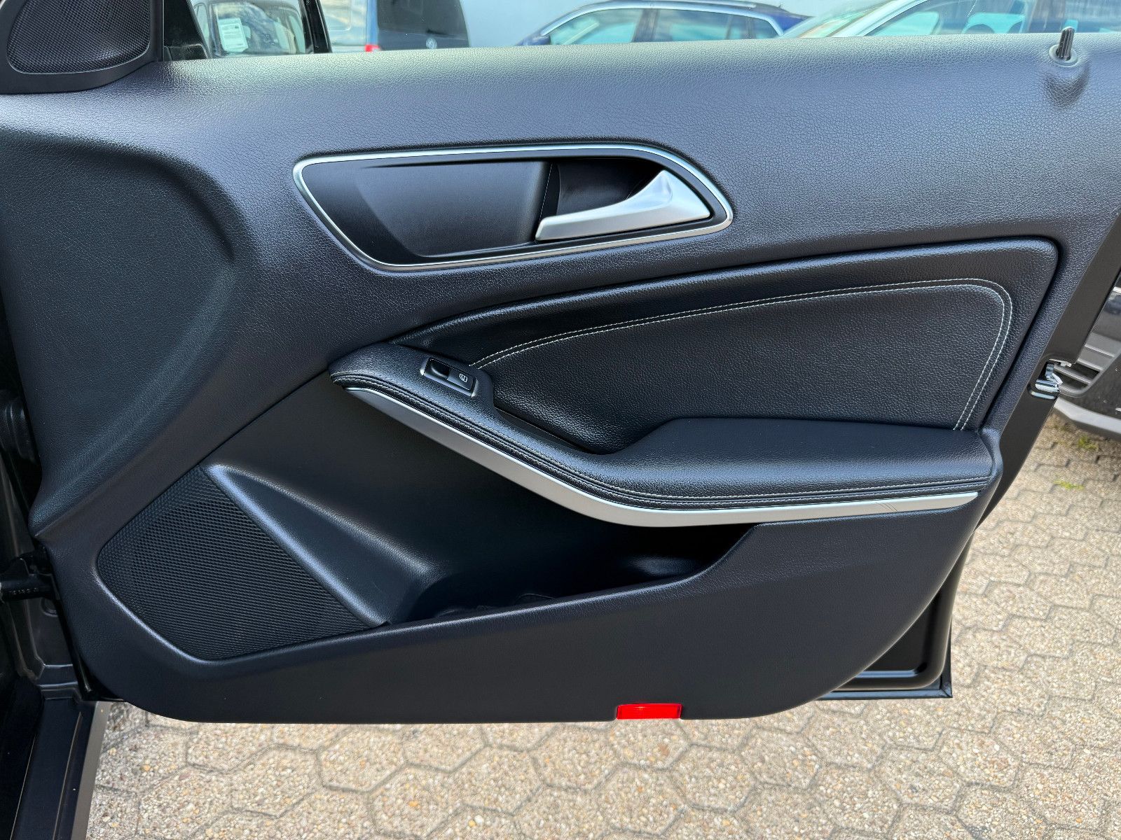 Fahrzeugabbildung Mercedes-Benz GLA 180 Urban*AHK*Tempomat*Klima*