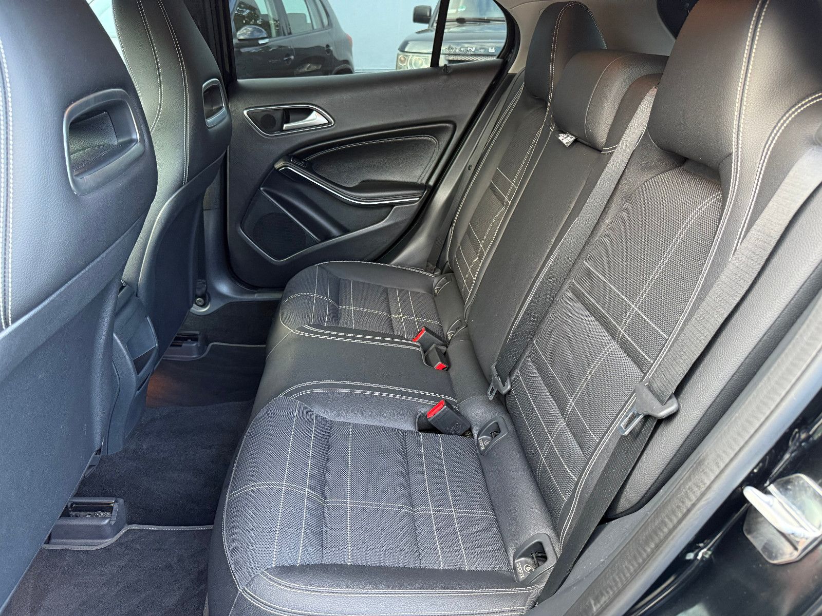 Fahrzeugabbildung Mercedes-Benz GLA 180 Urban*AHK*Tempomat*Klima*