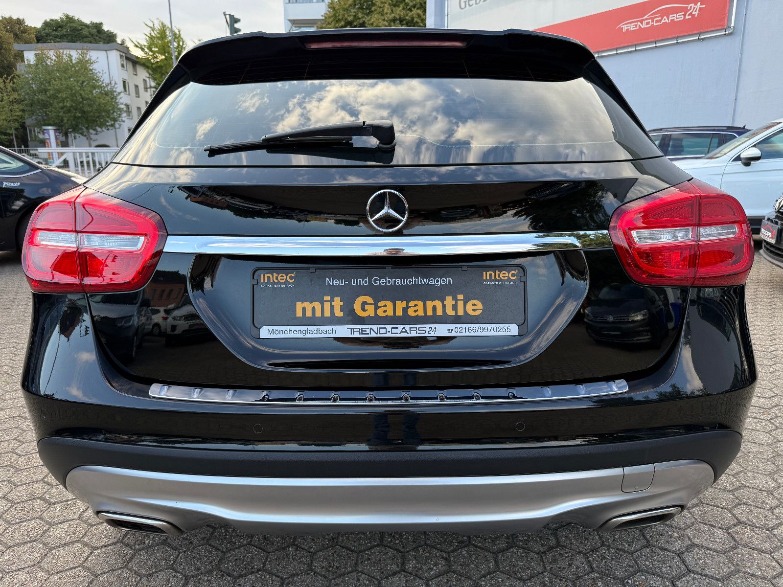 Fahrzeugabbildung Mercedes-Benz GLA 180 Urban*AHK*Tempomat*Klima*