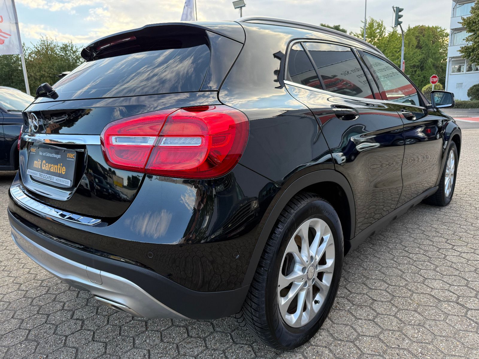 Fahrzeugabbildung Mercedes-Benz GLA 180 Urban*AHK*Tempomat*Klima*