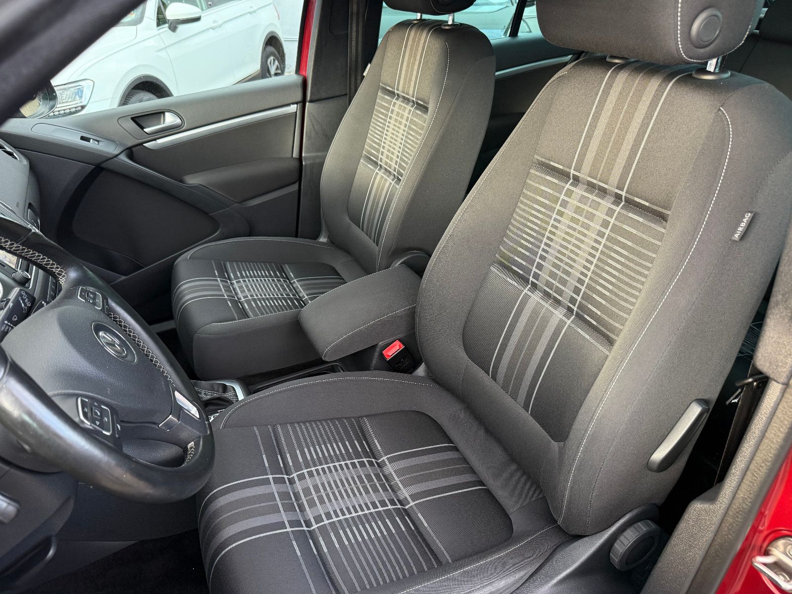 Fahrzeugabbildung Volkswagen Tiguan Lounge Track & Style BMT 4Motion*AHK*