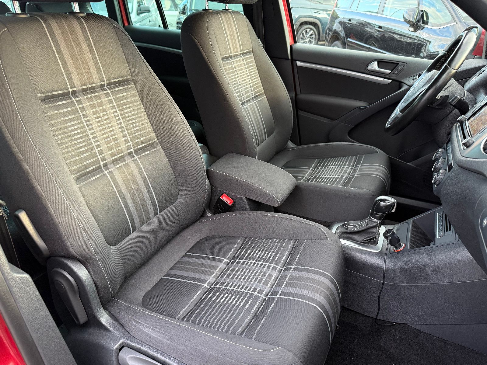 Fahrzeugabbildung Volkswagen Tiguan Lounge Track & Style BMT 4Motion*AHK*