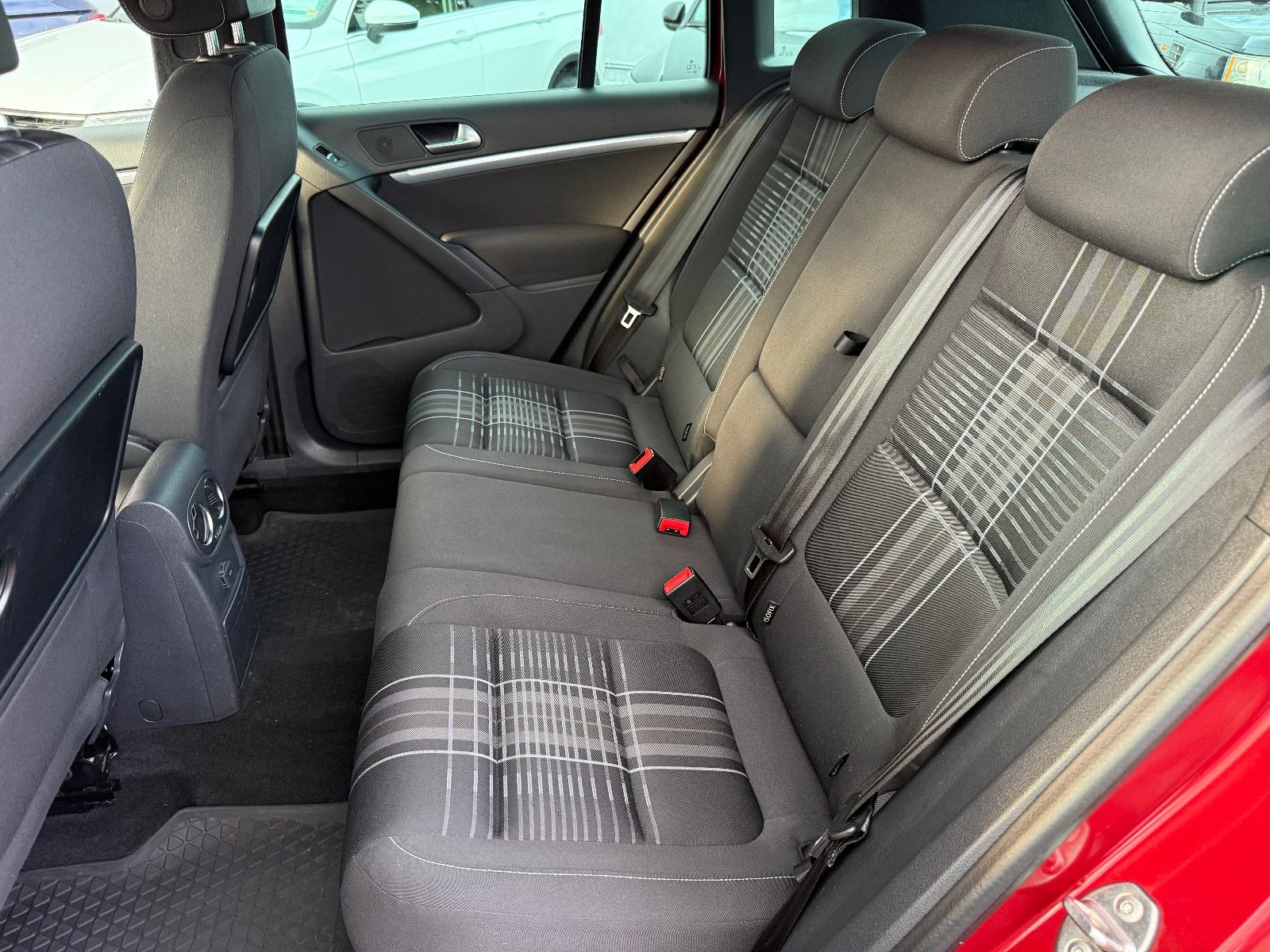 Fahrzeugabbildung Volkswagen Tiguan Lounge Track & Style BMT 4Motion*AHK*