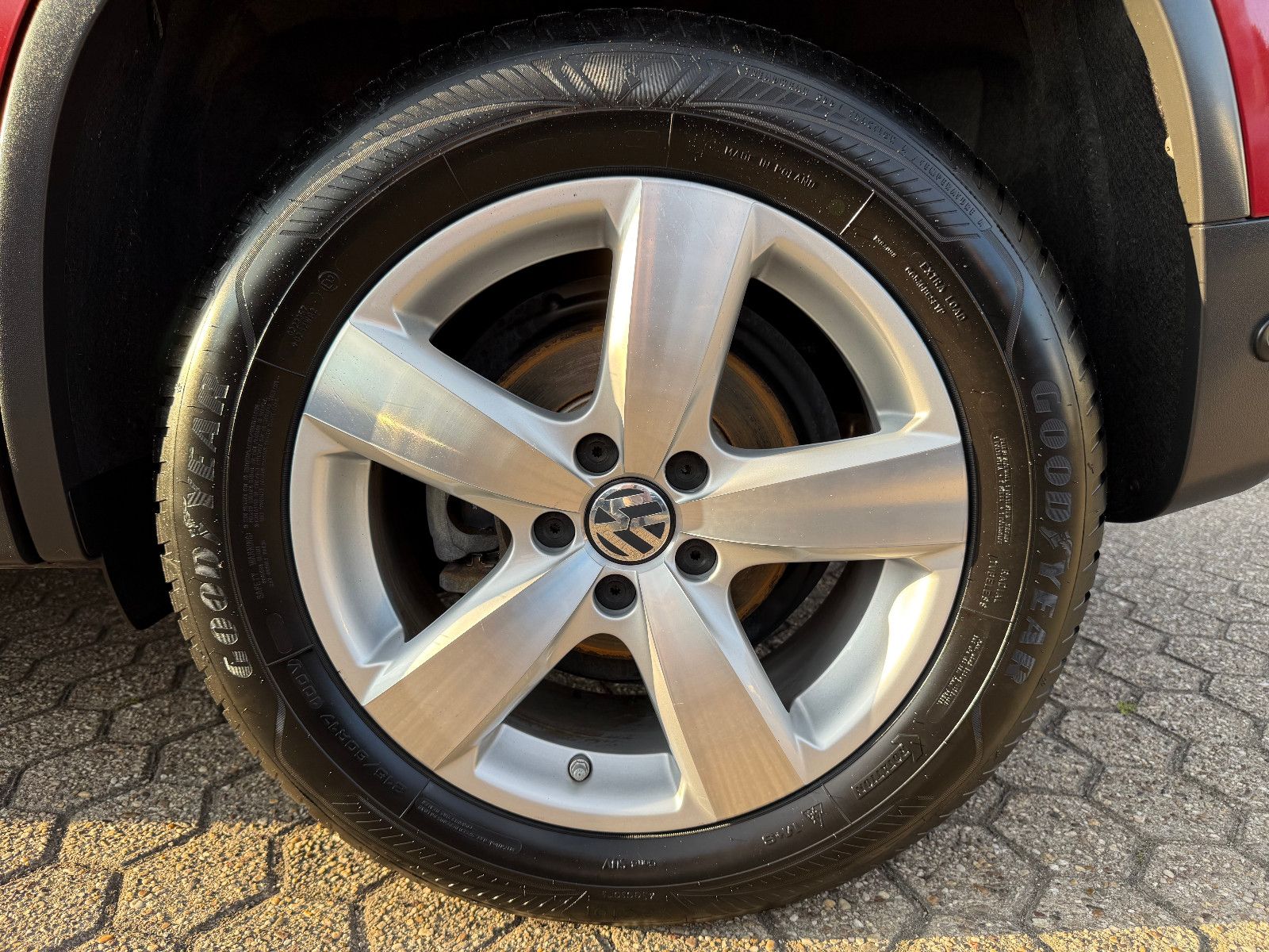 Fahrzeugabbildung Volkswagen Tiguan Lounge Track & Style BMT 4Motion*AHK*