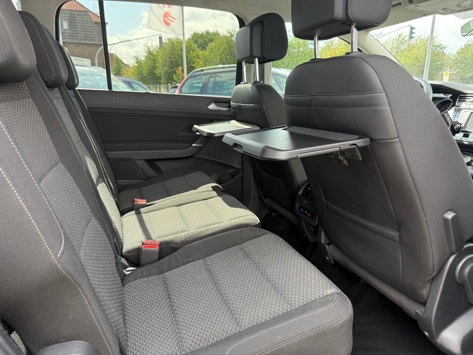 Fahrzeugabbildung Volkswagen Touran Comfortline BMT/*ACC*Navi*7 Sitzer*