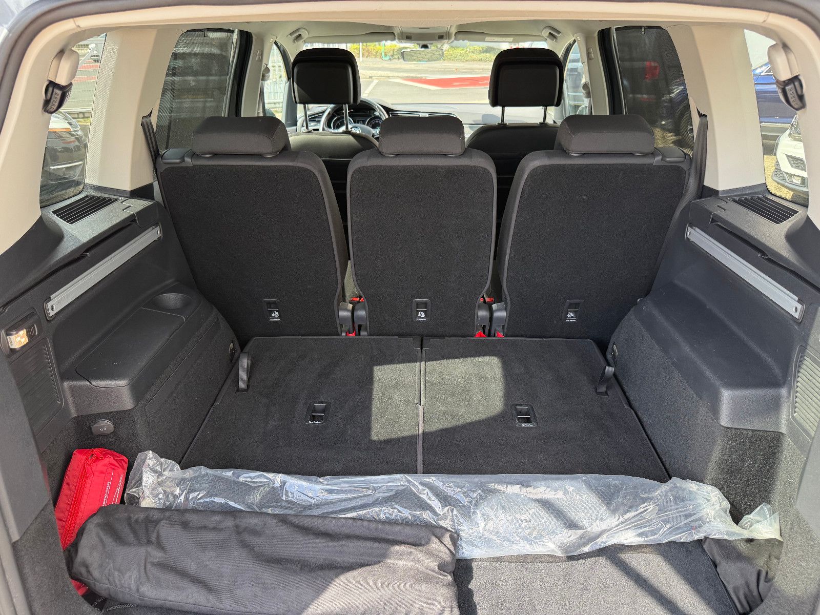 Fahrzeugabbildung Volkswagen Touran Comfortline BMT/*ACC*Navi*7 Sitzer*