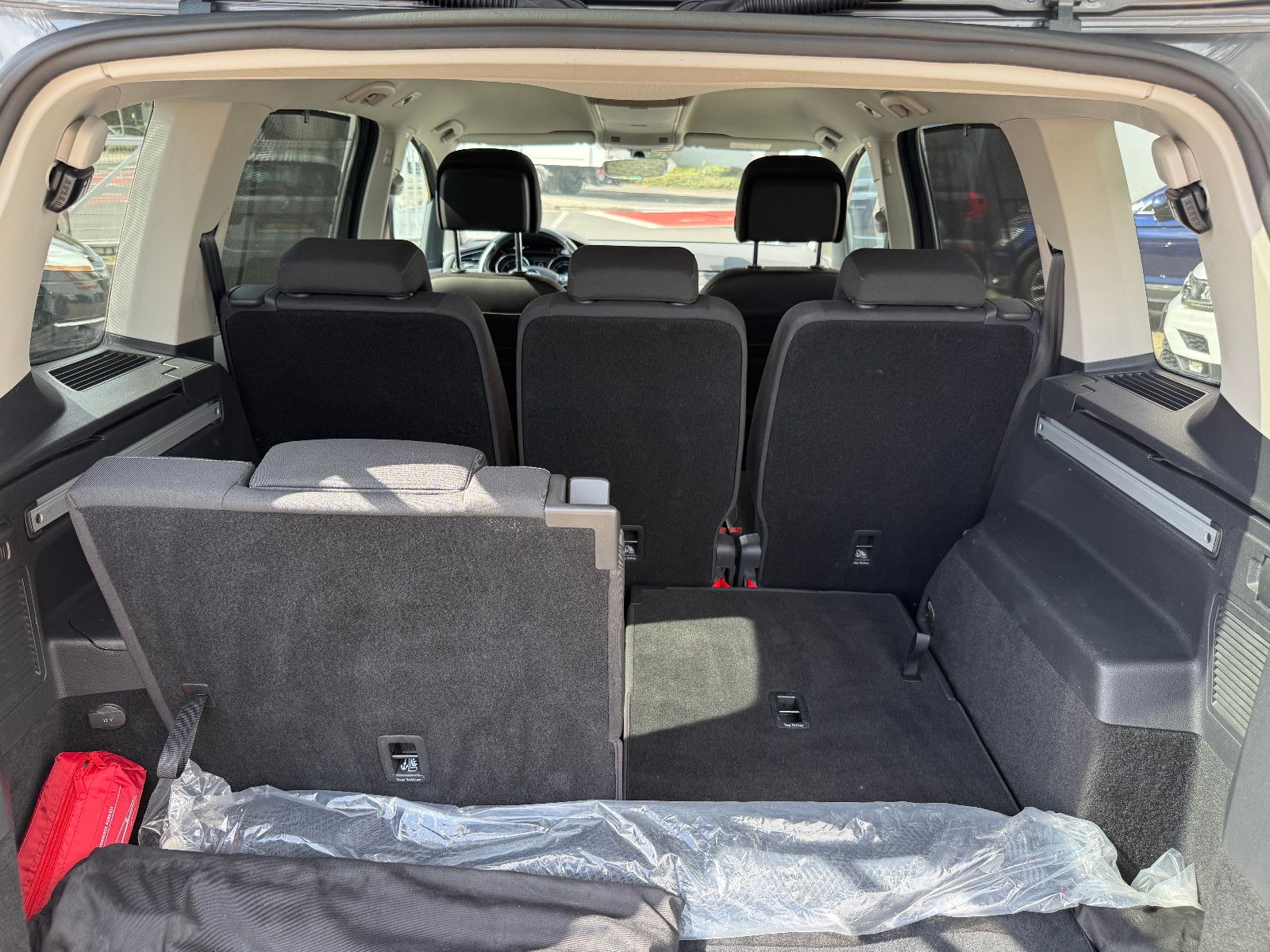 Fahrzeugabbildung Volkswagen Touran Comfortline BMT/*ACC*Navi*7 Sitzer*