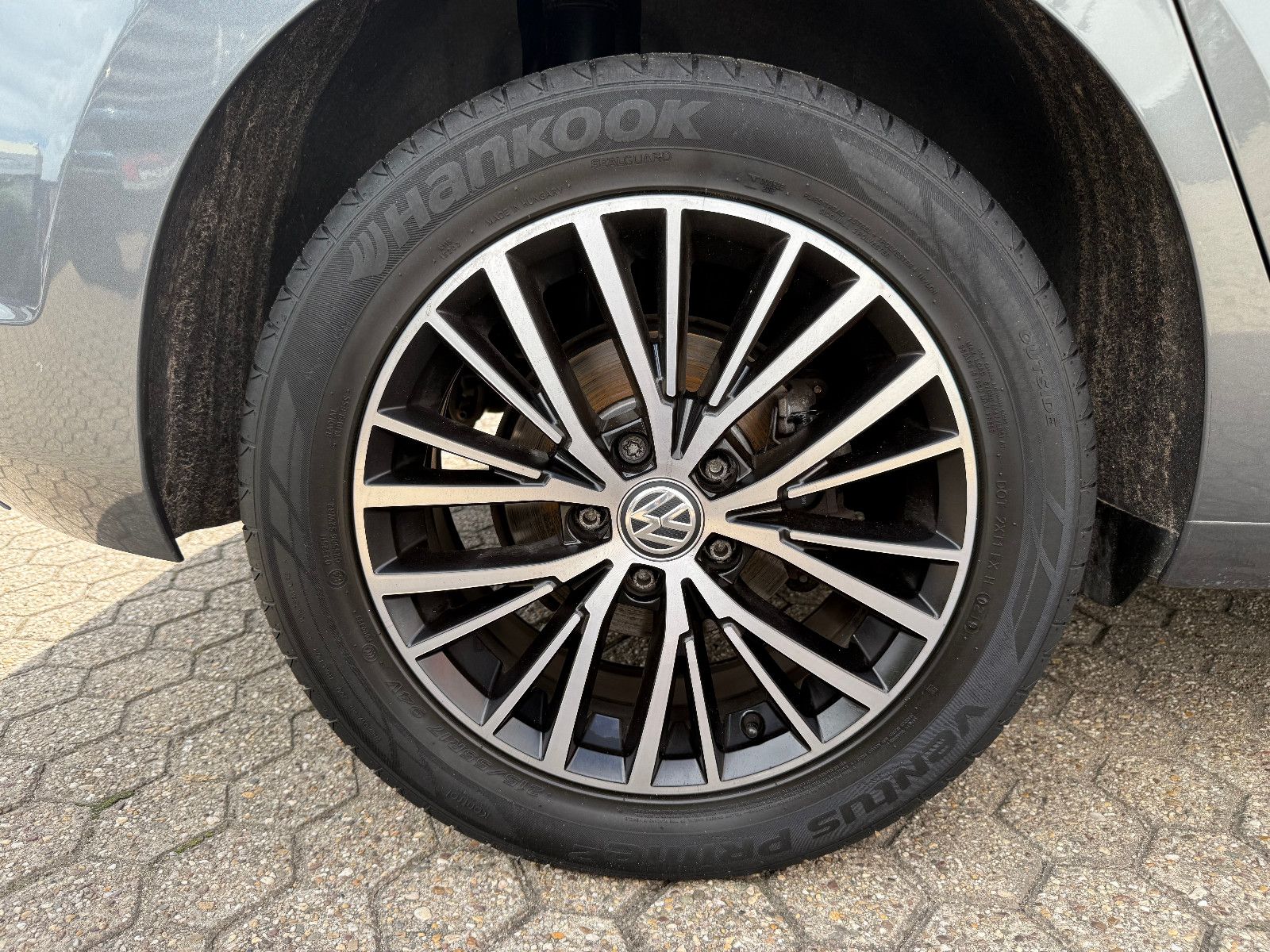 Fahrzeugabbildung Volkswagen Touran Comfortline BMT/*ACC*Navi*7 Sitzer*