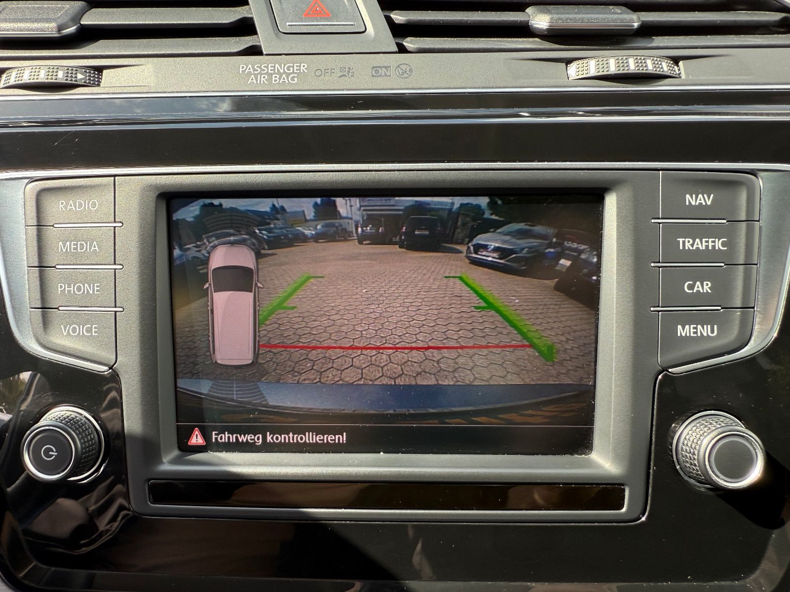 Fahrzeugabbildung Volkswagen Touran Comfortline BMT/*ACC*Navi*7 Sitzer*