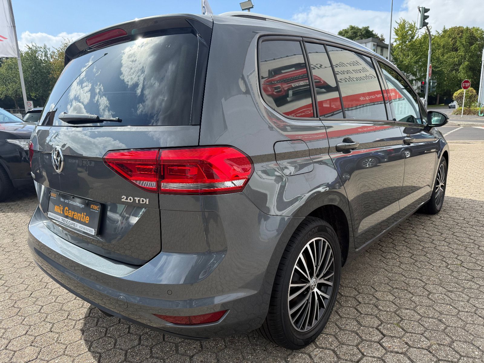 Fahrzeugabbildung Volkswagen Touran Comfortline BMT/*ACC*Navi*7 Sitzer*