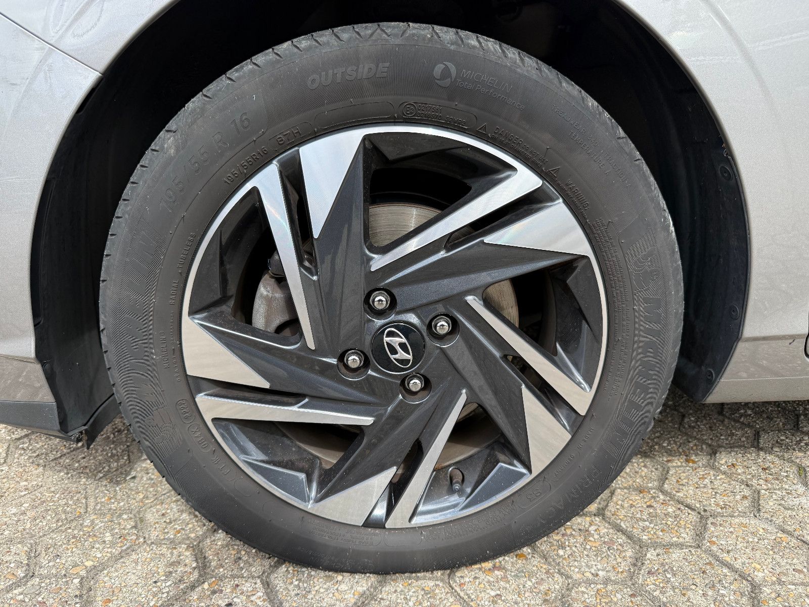 Fahrzeugabbildung Hyundai i20 Edition 30 Mild-Hybrid*ACC*Klima*