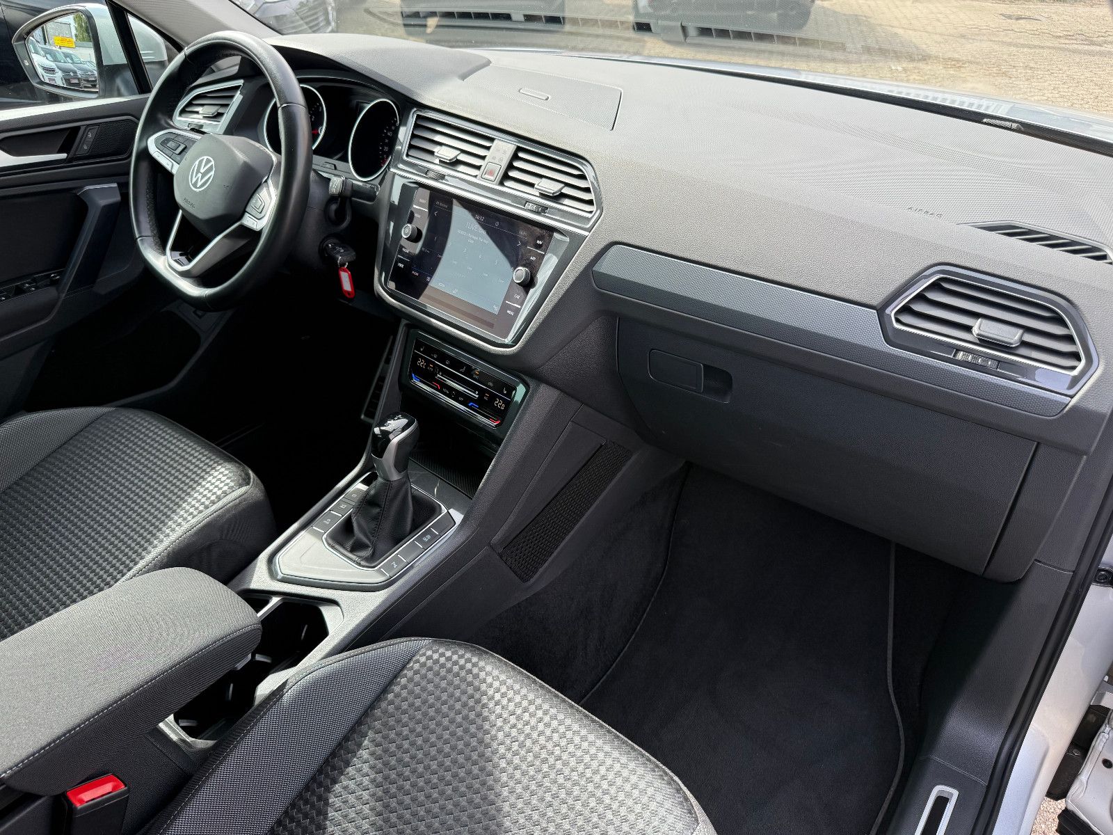 Fahrzeugabbildung Volkswagen Tiguan Active*ACC*AHK*