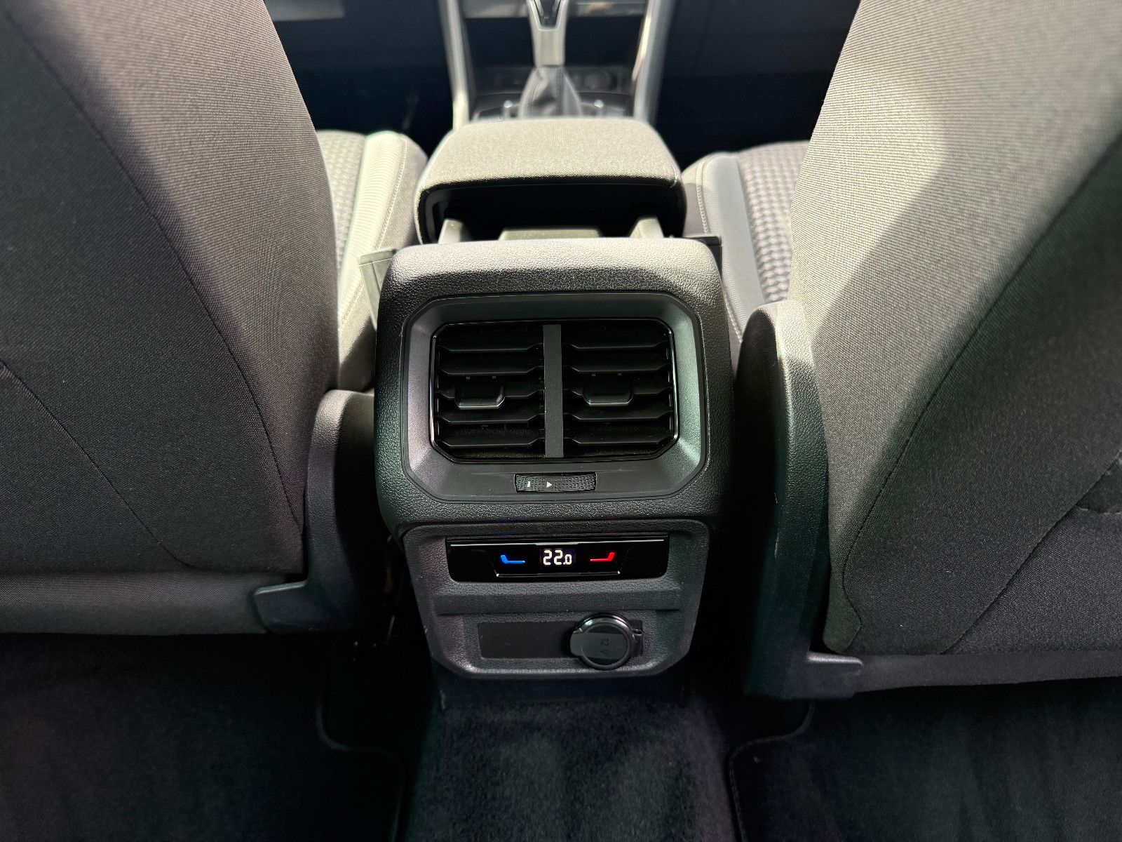 Fahrzeugabbildung Volkswagen Tiguan Active*ACC*AHK*