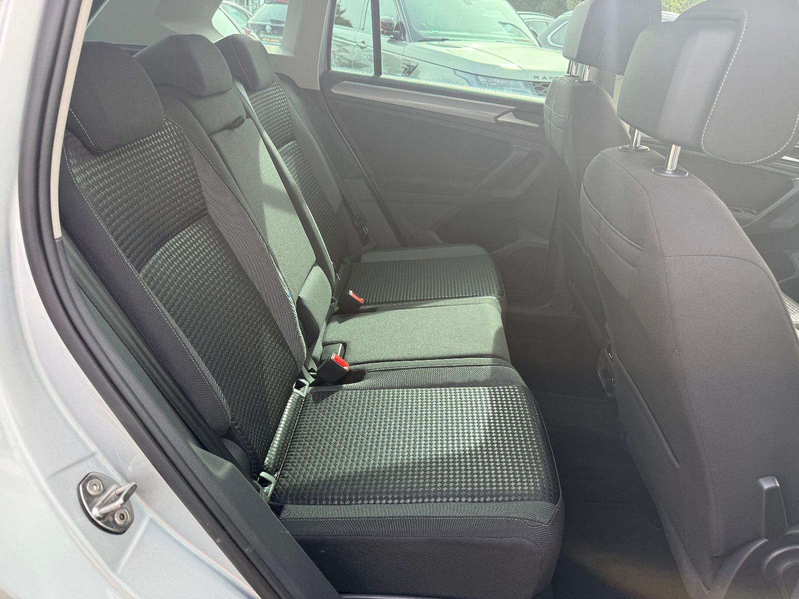 Fahrzeugabbildung Volkswagen Tiguan Active*ACC*AHK*