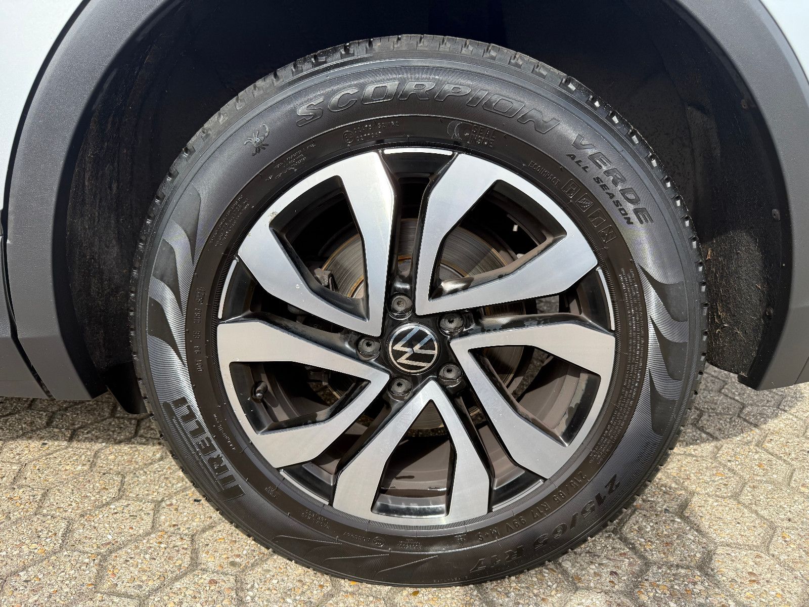 Fahrzeugabbildung Volkswagen Tiguan Active*ACC*AHK*