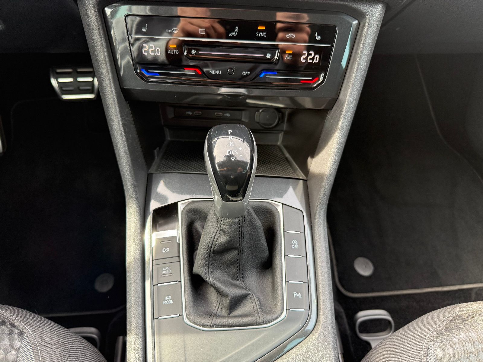 Fahrzeugabbildung Volkswagen Tiguan Active*ACC*AHK*