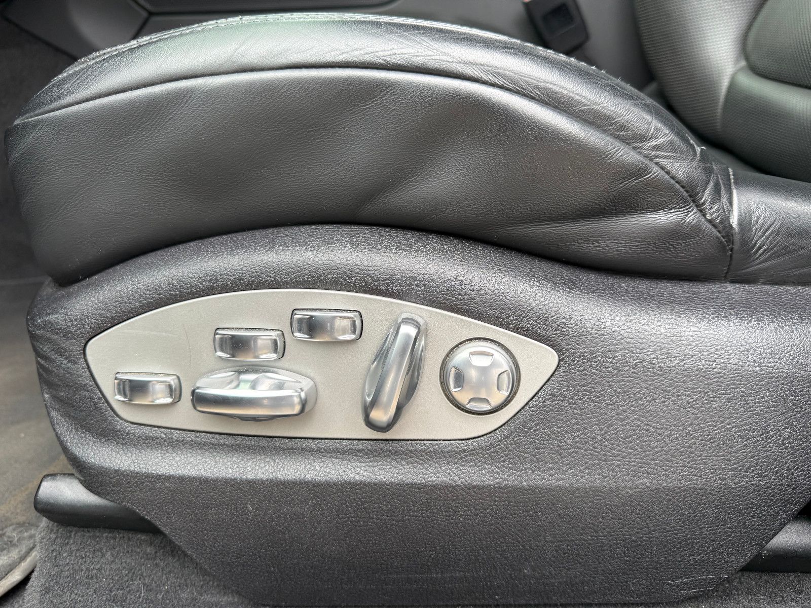 Fahrzeugabbildung Porsche Macan*ACC*Leder*360 Cam* 21Zoll*Pano*