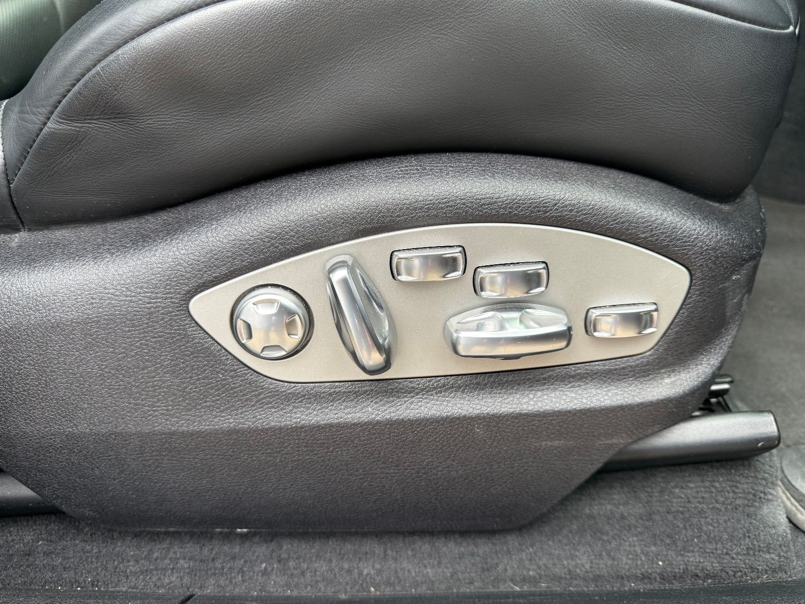 Fahrzeugabbildung Porsche Macan*ACC*Leder*360 Cam* 21Zoll*Pano*