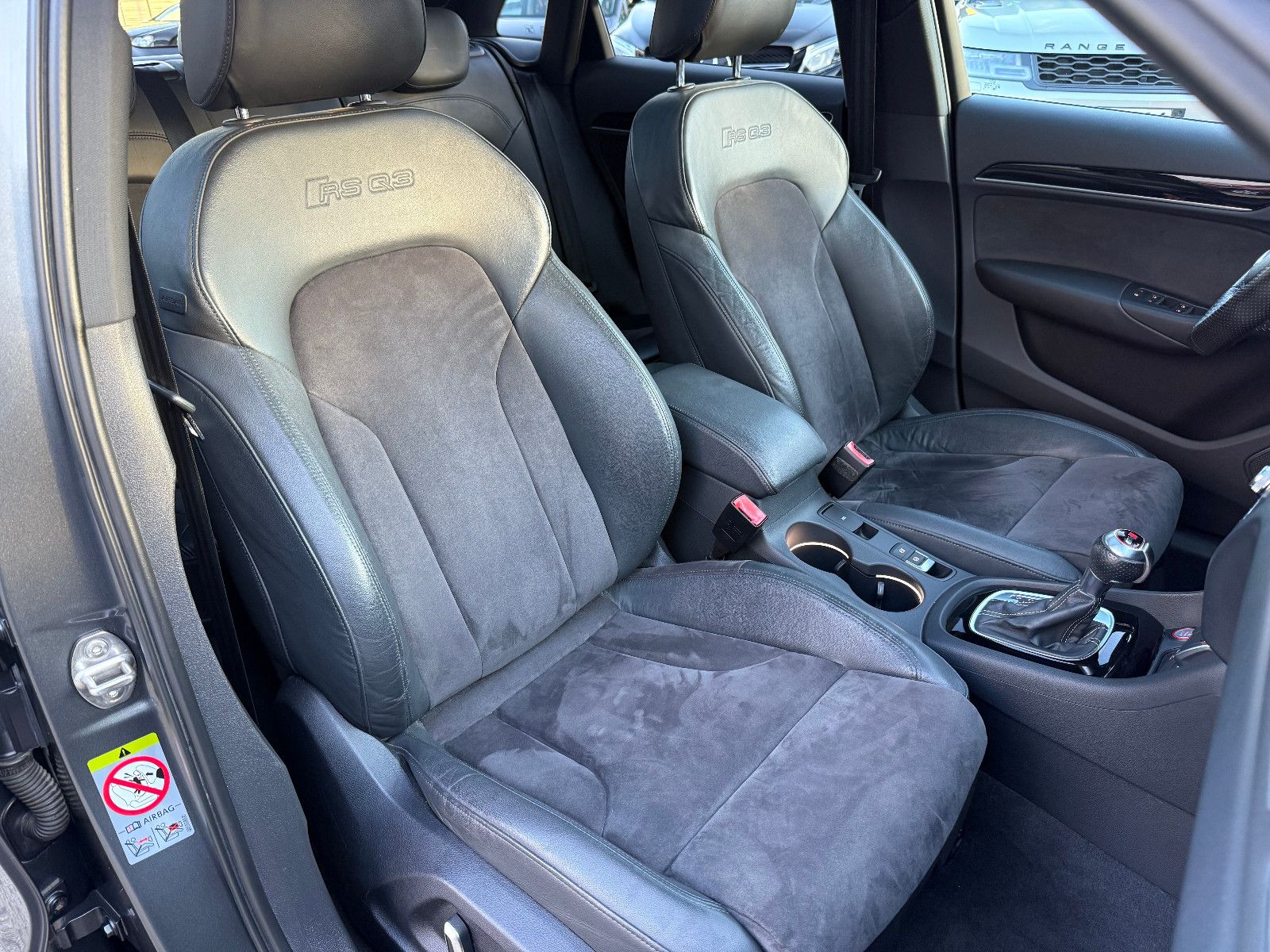 Fahrzeugabbildung Audi RSQ3 RS Q3 2.5 TFSI quattro*AHK*PANO*