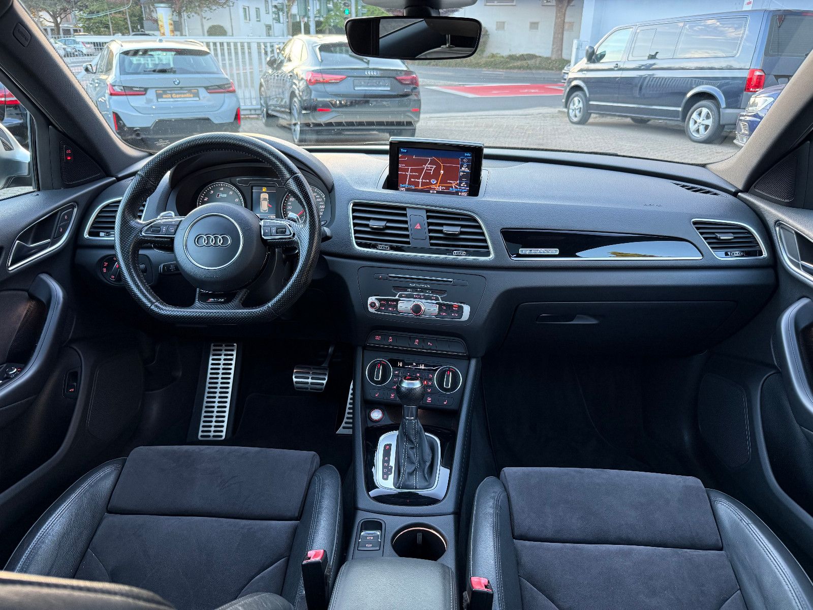 Fahrzeugabbildung Audi RSQ3 RS Q3 2.5 TFSI quattro*AHK*PANO*