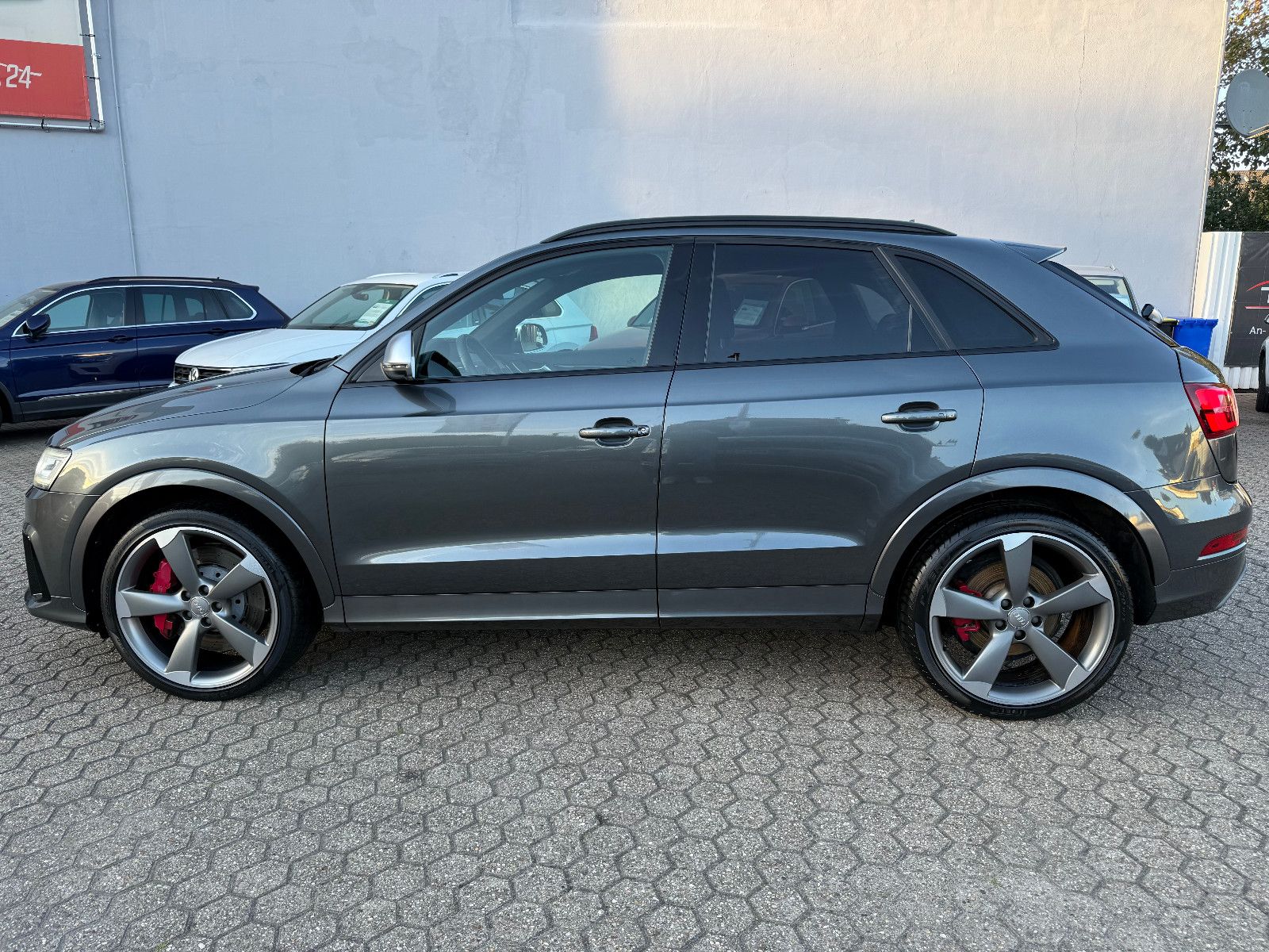 Fahrzeugabbildung Audi RSQ3 RS Q3 2.5 TFSI quattro*AHK*PANO*